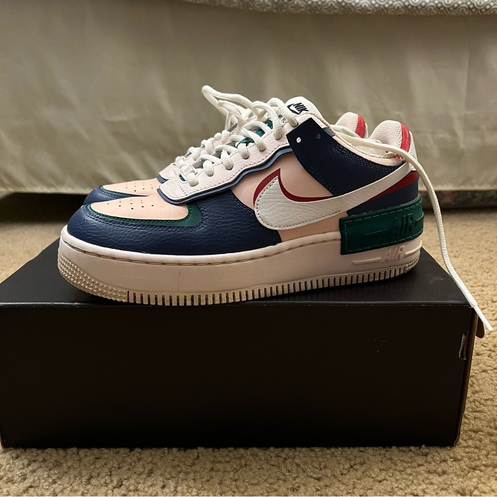 AIR FORCE 1 IN COLOR “MYSTIC NAVY” SIZE WOMENS 8 (FREE SHIP) ORIG BOX INCLUDED